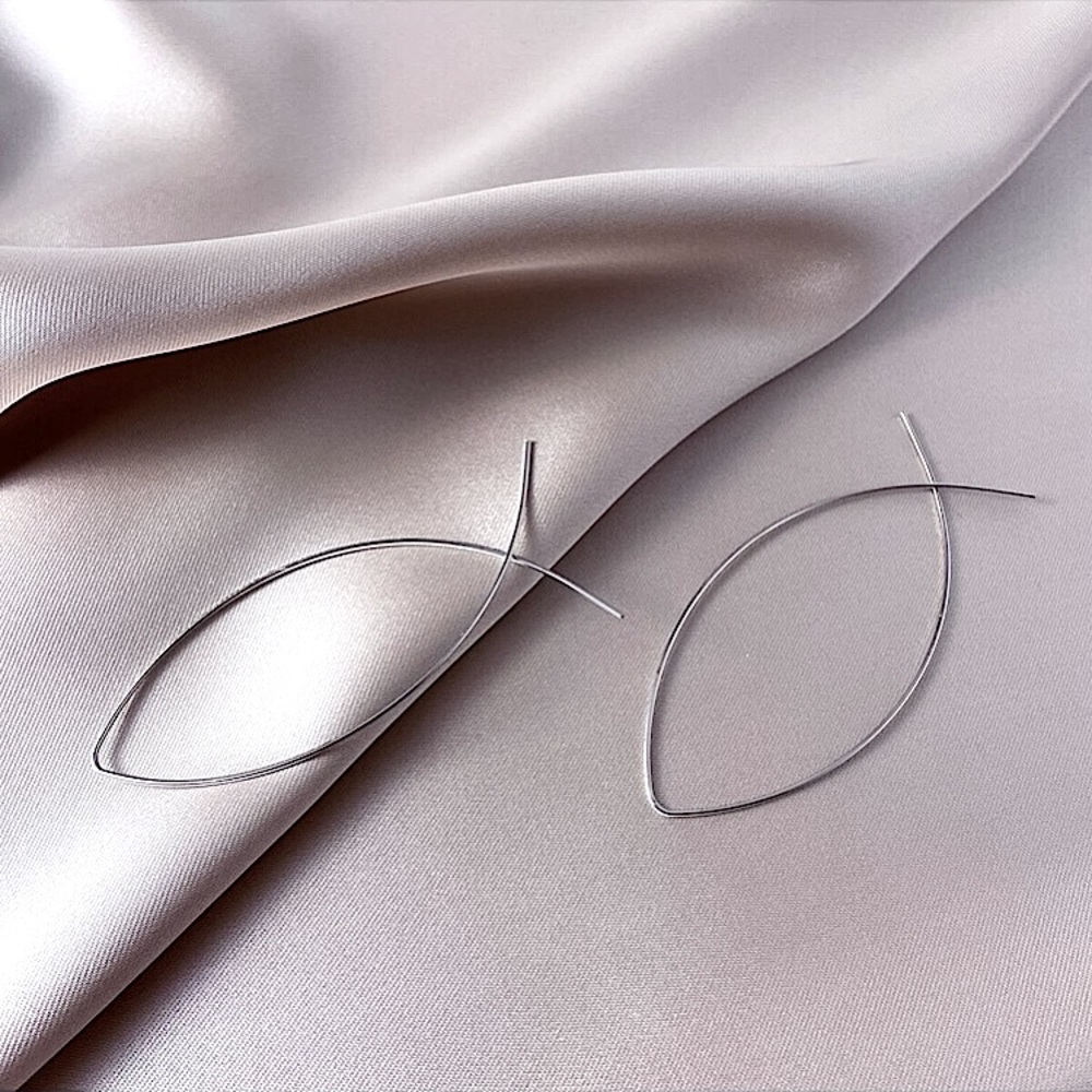 ⚜️𝟯𝟬%𝗢𝗙𝗙 𝗯𝘂𝗻𝗱𝗹𝗲𝘀 𝟯+⚜️ NEW Large Fish Minimalist Drop Earrings - Picture 5 of 7